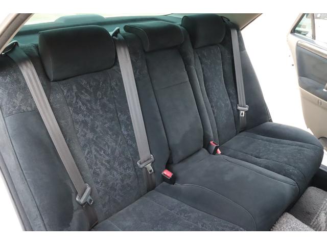 クラウン アスリートプレミアム　後期モデル／特別仕様車／前席パワーシート／ディスチャージヘッドライト／後席３面スモークフィルム施工済／キーレス／純正１７インチホイール／タイミングベルト交換済み／ＥＴＣ／ブリヂストン　レグノＧＲ－Ｘ２（32枚目）