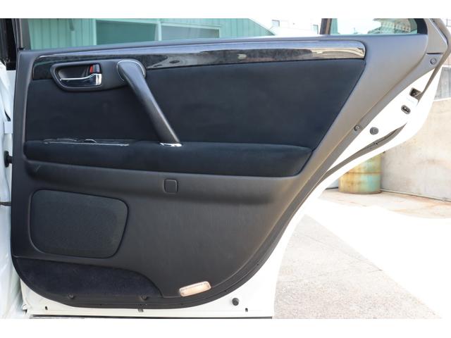 クラウン アスリートプレミアム　後期モデル／特別仕様車／前席パワーシート／ディスチャージヘッドライト／後席３面スモークフィルム施工済／キーレス／純正１７インチホイール／タイミングベルト交換済み／ＥＴＣ／ブリヂストン　レグノＧＲ－Ｘ２（39枚目）