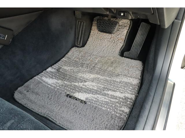 クラウン アスリートプレミアム 後期モデル/特別仕様車/前席パワーシート/ディスチャージヘッドライト/後席3面スモークフィルム施工済/キーレス/純正17インチホイール/タイミングベルト交換済み/ETC/ブリヂストン レグノGR-X2(41枚目)