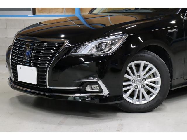 クラウンハイブリッド ロイヤルサルーン　法人ワンオーナー　後期モデル　衝突被害軽減ブレーキ　車線逸脱警報　ステアリングヒーター　シートヒーター　ＬＥＤヘッドライト　パワーシート　純正１６インチホイール　後席３面スモークフィルム施工済み（9枚目）