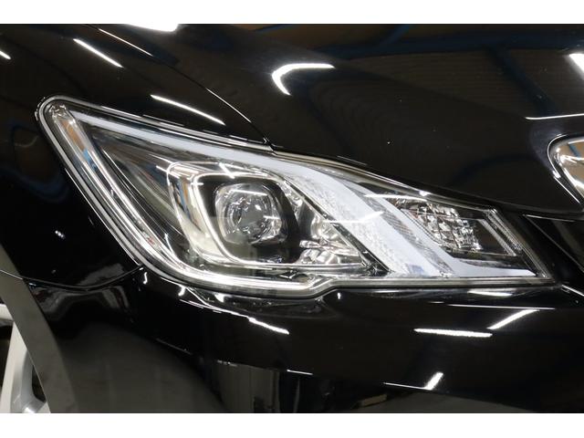 クラウンハイブリッド ロイヤルサルーン　法人ワンオーナー　後期モデル　衝突被害軽減ブレーキ　車線逸脱警報　ステアリングヒーター　シートヒーター　ＬＥＤヘッドライト　パワーシート　純正１６インチホイール　後席３面スモークフィルム施工済み（13枚目）