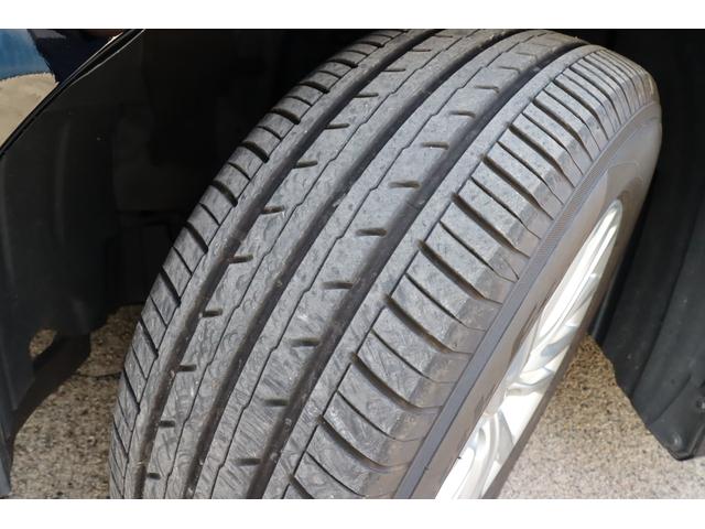 クラウンハイブリッド ロイヤルサルーン　法人ワンオーナー　後期モデル　衝突被害軽減ブレーキ　車線逸脱警報　ステアリングヒーター　シートヒーター　ＬＥＤヘッドライト　パワーシート　純正１６インチホイール　後席３面スモークフィルム施工済み（20枚目）