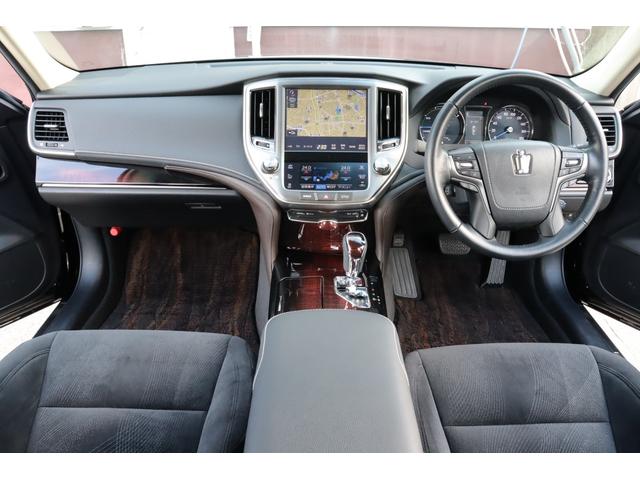 クラウンハイブリッド ロイヤルサルーン　法人ワンオーナー　後期モデル　衝突被害軽減ブレーキ　車線逸脱警報　ステアリングヒーター　シートヒーター　ＬＥＤヘッドライト　パワーシート　純正１６インチホイール　後席３面スモークフィルム施工済み（23枚目）