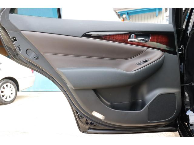 クラウンハイブリッド ロイヤルサルーン　法人ワンオーナー　後期モデル　衝突被害軽減ブレーキ　車線逸脱警報　ステアリングヒーター　シートヒーター　ＬＥＤヘッドライト　パワーシート　純正１６インチホイール　後席３面スモークフィルム施工済み（36枚目）