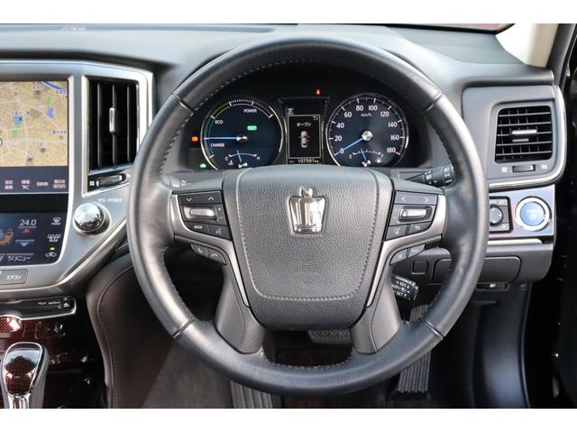 クラウンハイブリッド ロイヤルサルーン　法人ワンオーナー　後期モデル　衝突被害軽減ブレーキ　車線逸脱警報　ステアリングヒーター　シートヒーター　ＬＥＤヘッドライト　パワーシート　純正１６インチホイール　後席３面スモークフィルム施工済み（46枚目）