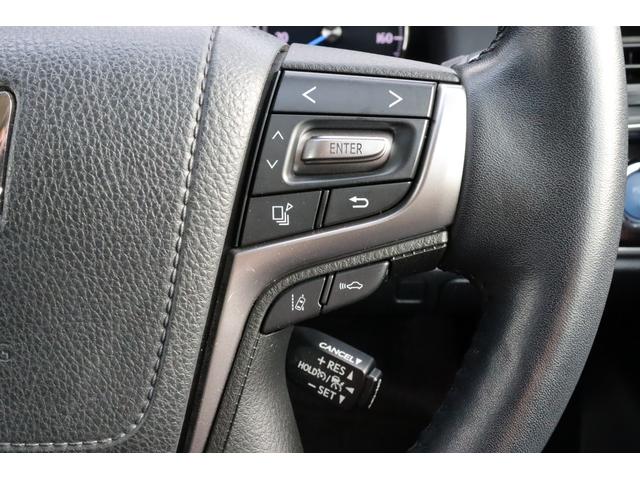 クラウンハイブリッド ロイヤルサルーン　法人ワンオーナー　後期モデル　衝突被害軽減ブレーキ　車線逸脱警報　ステアリングヒーター　シートヒーター　ＬＥＤヘッドライト　パワーシート　純正１６インチホイール　後席３面スモークフィルム施工済み（48枚目）