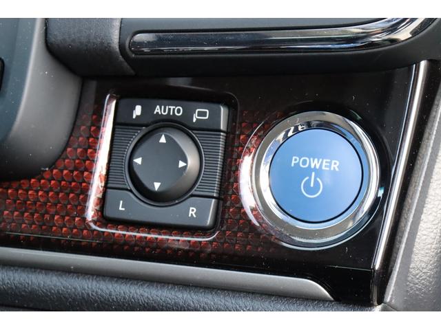 クラウンハイブリッド ロイヤルサルーン　法人ワンオーナー　後期モデル　衝突被害軽減ブレーキ　車線逸脱警報　ステアリングヒーター　シートヒーター　ＬＥＤヘッドライト　パワーシート　純正１６インチホイール　後席３面スモークフィルム施工済み（60枚目）