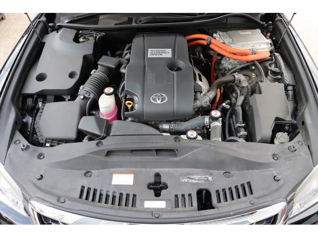 クラウンハイブリッド ロイヤルサルーン　法人ワンオーナー　後期モデル　衝突被害軽減ブレーキ　車線逸脱警報　ステアリングヒーター　シートヒーター　ＬＥＤヘッドライト　パワーシート　純正１６インチホイール　後席３面スモークフィルム施工済み（65枚目）