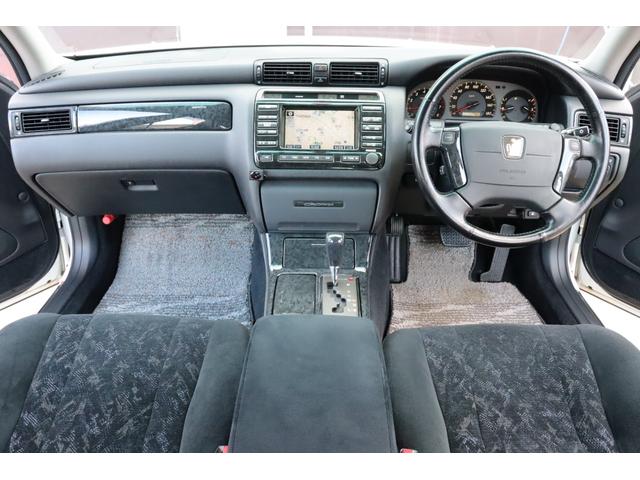 クラウン アスリートＧ　後期モデル　フルセグ地デジＴＶ　キーレス　ＥＴＣ　クルーズコントロール　ディスチャージヘッドライト　純正１７インチホイール　パワーシート　左右独立フルオートエアコン　後席３面スモークフィルム施工済み（20枚目）