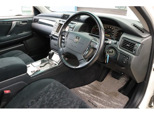 クラウン アスリートＧ　後期モデル　フルセグ地デジＴＶ　キーレス　ＥＴＣ　クルーズコントロール　ディスチャージヘッドライト　純正１７インチホイール　パワーシート　左右独立フルオートエアコン　後席３面スモークフィルム施工済み（21枚目）