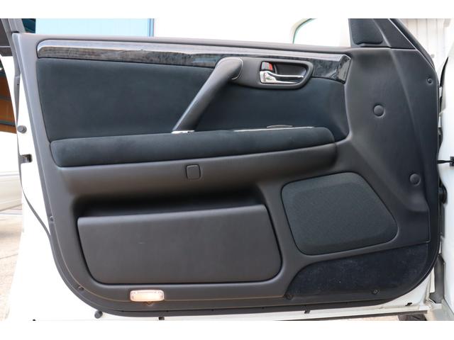 クラウン アスリートＧ　後期モデル　フルセグ地デジＴＶ　キーレス　ＥＴＣ　クルーズコントロール　ディスチャージヘッドライト　純正１７インチホイール　パワーシート　左右独立フルオートエアコン　後席３面スモークフィルム施工済み（30枚目）