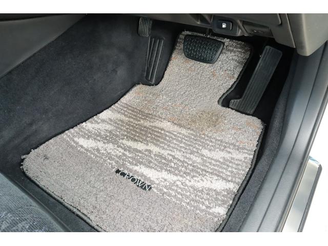 クラウン アスリートＧ　後期モデル　フルセグ地デジＴＶ　キーレス　ＥＴＣ　クルーズコントロール　ディスチャージヘッドライト　純正１７インチホイール　パワーシート　左右独立フルオートエアコン　後席３面スモークフィルム施工済み（35枚目）