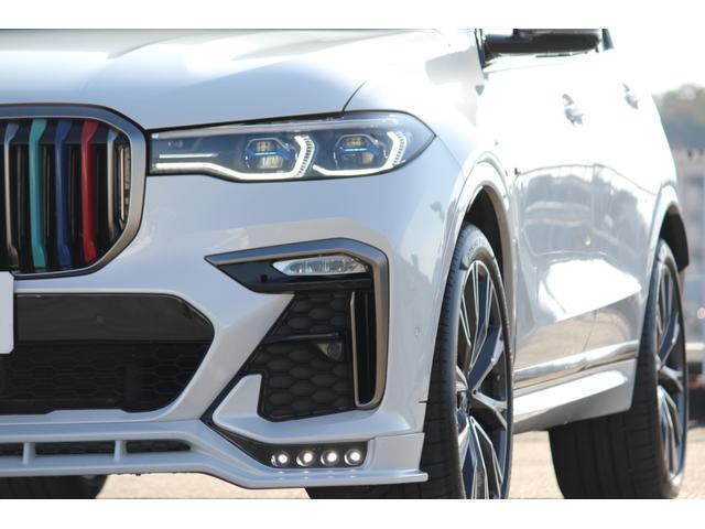 Ｘ７ Ｍ５０ｉ　パノラマルーフ／２２インチアロイホイール／フルレザーメリノインテリア／ＷＡＬＤフロントスポイラーＬＥＤデイライト／２列目コンフォートシート／Ｂｏｗｅｒｓ＆Ｗｉｌｋｉｎｓサウンド／ＯＰ２００ｏｖｅｒ（3枚目）