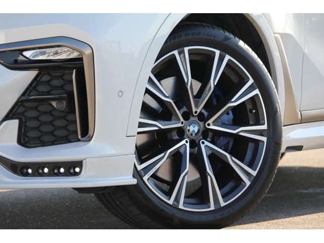 Ｘ７ Ｍ５０ｉ　パノラマルーフ／２２インチアロイホイール／フルレザーメリノインテリア／ＷＡＬＤフロントスポイラーＬＥＤデイライト／２列目コンフォートシート／Ｂｏｗｅｒｓ＆Ｗｉｌｋｉｎｓサウンド／ＯＰ２００ｏｖｅｒ（7枚目）