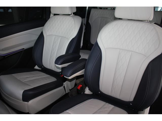 Ｘ７ Ｍ５０ｉ　パノラマルーフ／２２インチアロイホイール／フルレザーメリノインテリア／ＷＡＬＤフロントスポイラーＬＥＤデイライト／２列目コンフォートシート／Ｂｏｗｅｒｓ＆Ｗｉｌｋｉｎｓサウンド／ＯＰ２００ｏｖｅｒ（67枚目）