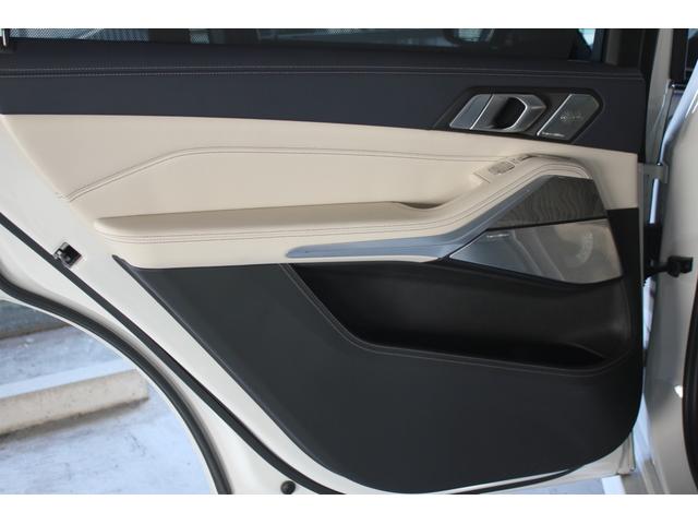 Ｘ７ Ｍ５０ｉ　パノラマルーフ／２２インチアロイホイール／フルレザーメリノインテリア／ＷＡＬＤフロントスポイラーＬＥＤデイライト／２列目コンフォートシート／Ｂｏｗｅｒｓ＆Ｗｉｌｋｉｎｓサウンド／ＯＰ２００ｏｖｅｒ（75枚目）