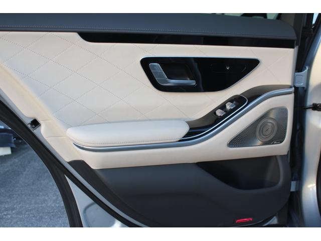 Ｓクラス Ｓ４００ｄ　４マチック　ＡＭＧラインパッケージ　ＡＭＧラインＰＫＧ／レザーエクスクルーシブＰＫＧ／ベーシックＰＫＧ／ドライバーズＰＫＧ／マキアートベージュインテリア／パノラマルーフ／Ｂｕｒｍｅｓｔｅｒ３Ｄサラウンドサウンドシステム／ＨＵＤ（61枚目）