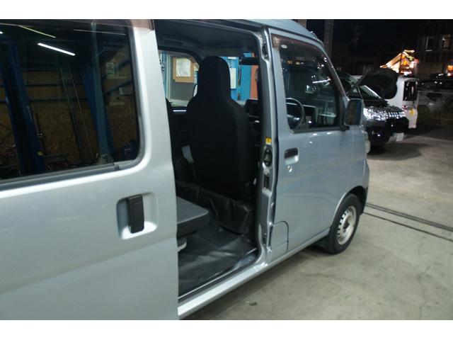 ハイゼットカーゴ スペシャル　エアコン　パワステ　光軸調整　アイドリングストップ　キーレスエントリー　両側スライドドア　パワーウィンドウ　シガーソケット　キーレス（27枚目）