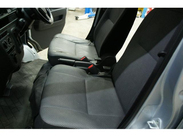 ハイゼットカーゴ スペシャル　エアコン　パワステ　光軸調整　アイドリングストップ　キーレスエントリー　両側スライドドア　パワーウィンドウ　シガーソケット　キーレス（31枚目）