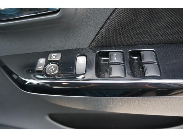 ワゴンRスティングレー T プッシュスタート パドルシフト オートライト HIDヘッドライト オートエアコン エアバッグ ミュージックプレイヤー接続可能 スマートキー(6枚目)