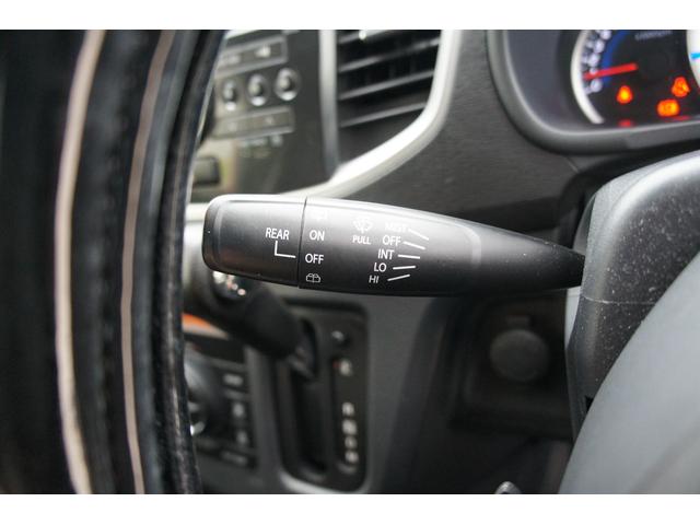 ワゴンRスティングレー T プッシュスタート パドルシフト オートライト HIDヘッドライト オートエアコン エアバッグ ミュージックプレイヤー接続可能 スマートキー(10枚目)