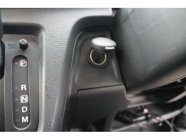 ワゴンRスティングレー T プッシュスタート パドルシフト オートライト HIDヘッドライト オートエアコン エアバッグ ミュージックプレイヤー接続可能 スマートキー(15枚目)