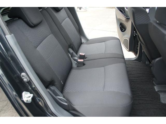 ワゴンRスティングレー T プッシュスタート パドルシフト オートライト HIDヘッドライト オートエアコン エアバッグ ミュージックプレイヤー接続可能 スマートキー(29枚目)