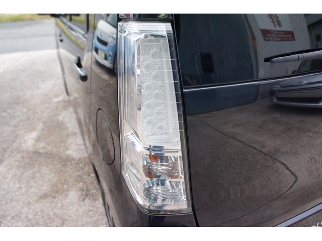 ワゴンRスティングレー T プッシュスタート パドルシフト オートライト HIDヘッドライト オートエアコン エアバッグ ミュージックプレイヤー接続可能 スマートキー(51枚目)