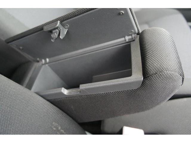 ワゴンRスティングレー T プッシュスタート パドルシフト オートライト HIDヘッドライト オートエアコン エアバッグ ミュージックプレイヤー接続可能 スマートキー(54枚目)