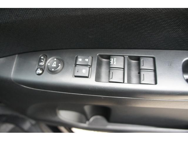 Ｎ－ＢＯＸカスタム Ｇ・Ｌパッケージ　純正ナビ　ＴＶ　ＥＴＣ　アルミホイール　保証１年　スマートキー　プッシュスタート　ディスチャージヘッドライト　パワーウィンドウ　両側スライドドア（6枚目）