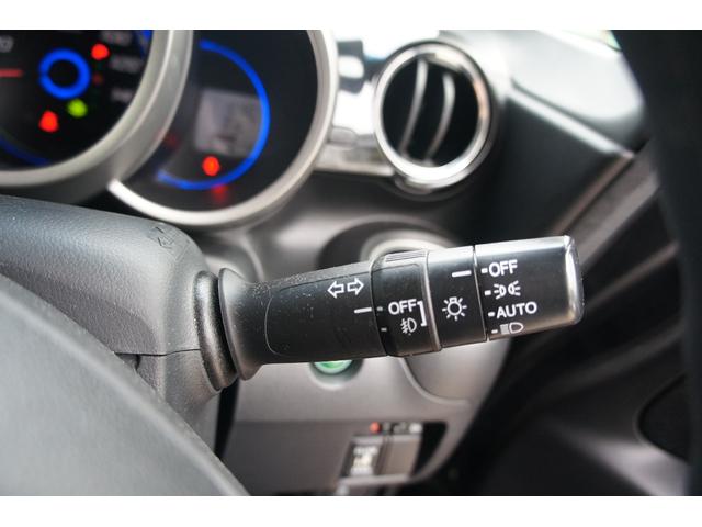 Ｎ－ＢＯＸカスタム Ｇ・Ｌパッケージ　純正ナビ　ＴＶ　ＥＴＣ　アルミホイール　保証１年　スマートキー　プッシュスタート　ディスチャージヘッドライト　パワーウィンドウ　両側スライドドア（14枚目）