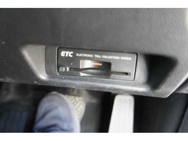 スカイラインクロスオーバー ３７０ＧＴ　タイプＰ　３６０°カメラ　シートヒーター　純正ナビ　保証１年　ＥＴＣ　フルセグＴＶ　電動シート　プッシュスタート　スマートキー　コーナーセンサー（8枚目）