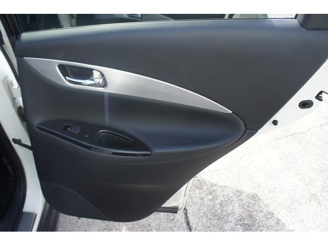 スカイラインクロスオーバー ３７０ＧＴ　タイプＰ　３６０°カメラ　シートヒーター　純正ナビ　保証１年　ＥＴＣ　フルセグＴＶ　電動シート　プッシュスタート　スマートキー　コーナーセンサー（51枚目）