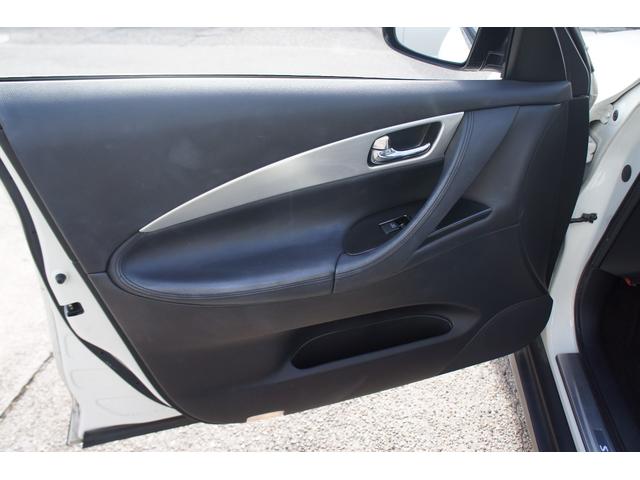 スカイラインクロスオーバー ３７０ＧＴ　タイプＰ　３６０°カメラ　シートヒーター　純正ナビ　保証１年　ＥＴＣ　フルセグＴＶ　電動シート　プッシュスタート　スマートキー　コーナーセンサー（53枚目）