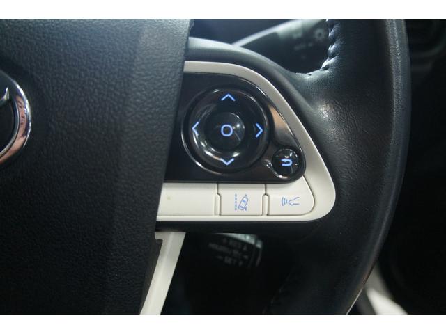 プリウス Ｓ　ナビ　ＴＶ　バックカメラ　ＥＴＣ　ドラレコ　保証１年　Ｂｌｕｅｔｏｏｔｈ接続　クルーズコントロール　オートマチックハイビーム　ドライブレコーダー　オートエアコン　プッシュスタート　キーレスエントリー（11枚目）