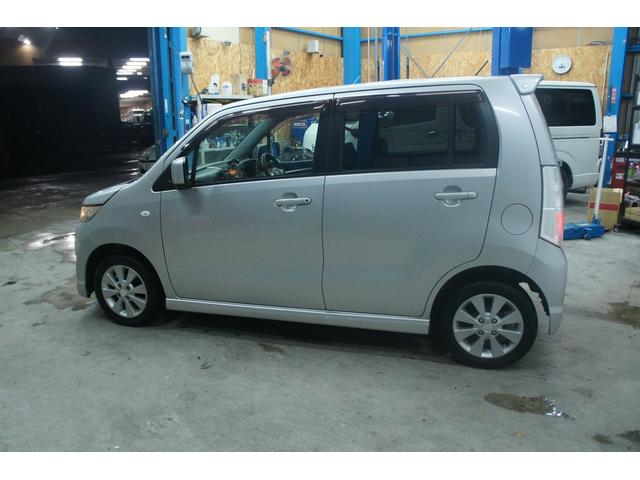 ワゴンRスティングレー X プッシュスタート パワーウィンドウ オーディオ 保証1年 HIDヘッドライト スマートキー 電動格納ミラー フロントフォグランプ(18枚目)