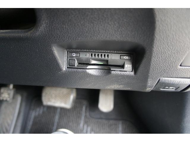 プリウス Ｓセーフティプラス　Ｂｌｕｅｔｏｏｔｈ対応ナビ／バックカメラ／ビルトインＥＴＣ／前ドライブレコーダー／ワンセグＴＶ／社外アルミホイール／オートライト／クルーズコントロール／オートエアコン／パワステ／エアバック（8枚目）