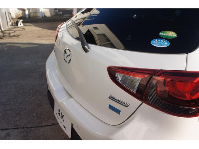 デミオ １３Ｓ　５ＭＴ／スポーティパッケージ／セーフティパッケージ／Ｂｌｕｅｔｏｏｔｈ対応純正ナビ／フルセグＴＶ／ＥＴＣ／車線逸脱警報／オートライト／横滑り防止／スマートキー＆プッシュスタート／１年保証付（28枚目）