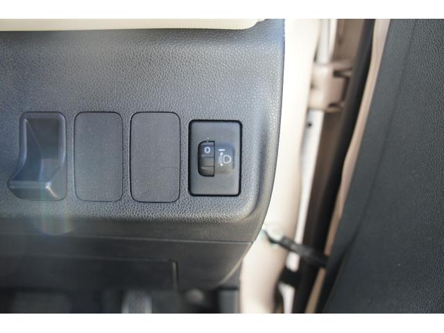 ミラココア ココアプラスＸ　ユーザー様買取車／Ｂｌｕｅｔｏｏｔｈ対応ナビ／フルセグＴＶ／スマートキー／ルーフレール／ＥＴＣ／オートエアコン／パワステ／エアバック／ＡＢＳ／フロントフォグランプ／ＯＢＤチェック済／１年保証付（9枚目）