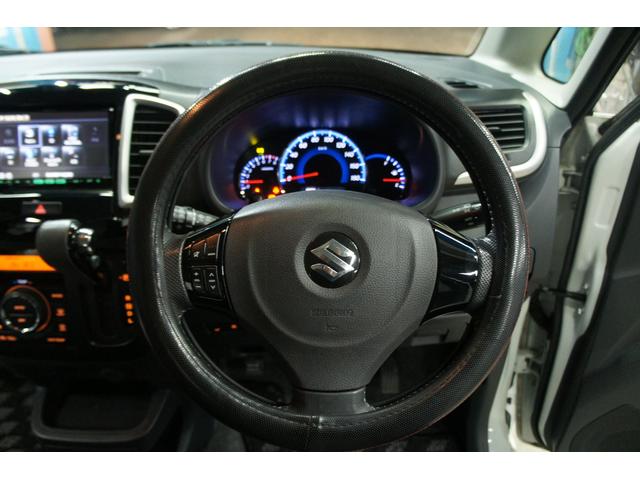 ソリオ ブラック＆ホワイトＩＩ　ナビ　フルセグＴＶ　ＥＴＣ　両側パワードア　保証１年　Ｂｌｕｅｔｏｏｔｈ接続　ＨＩＤヘッドライト　シートヒーター　ステアリングリモコン　オートライト　両側パワースライドドア　プッシュスタート（44枚目）