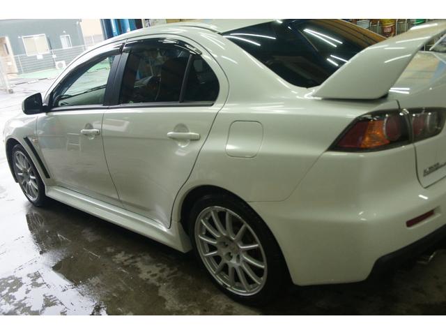 ランサー ＧＳＲエボリューションＸ　純正ナビ　フルセグＴＶ　バックカメラ　保証１年　Ｂｌｕｅｔｏｏｔｈ接続　ターボ　ＨＩＤヘッドライト　スマートキー　オートライト　キーレスエントリー　ＥＴＣ（35枚目）