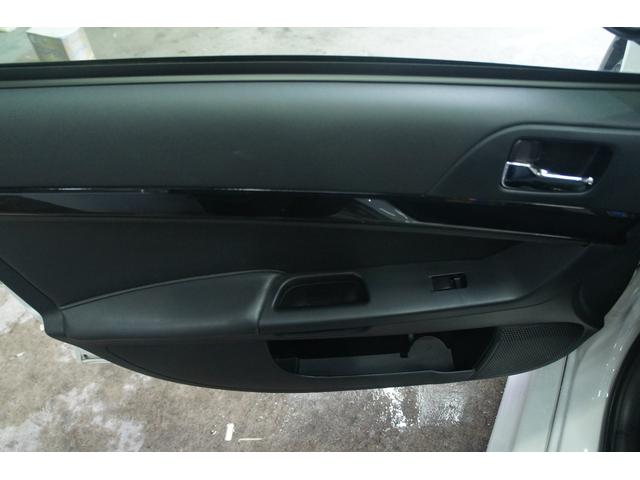 ランサー ＧＳＲエボリューションＸ　純正ナビ　フルセグＴＶ　バックカメラ　保証１年　Ｂｌｕｅｔｏｏｔｈ接続　ターボ　ＨＩＤヘッドライト　スマートキー　オートライト　キーレスエントリー　ＥＴＣ（52枚目）