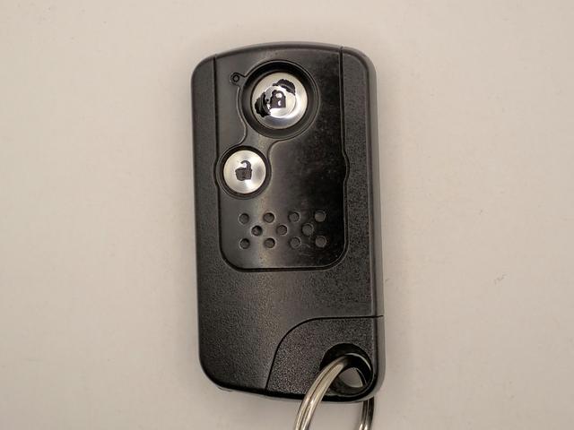 ライフ ディーバスマートスタイル　社外ＣＤ　スマートキー　ＨＩＤ　純正１４インチアルミ　ベンチシート　ＡＢＳ　Ｗエアバック　自社買取車（5枚目）