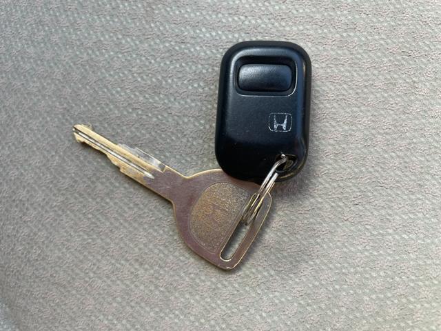 バモス Ｍ　純正ＣＤ　５速ＭＴ　４ＷＤ　キーレス　両側スライドドア　社外１３インチアルミ　自社（5枚目）