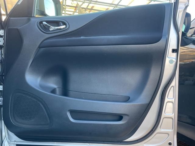 セレナ ハイウェイスターS-HVアドバンスドセーフティパック 保証付 車検2年付 修復歴無 禁煙車 ハイブリッド ナビ DVD TV Bluetooth 全周囲カメラ フリップダウンモニター スマートキー ETC オートクルーズコントロール 両側スライドドア(47枚目)