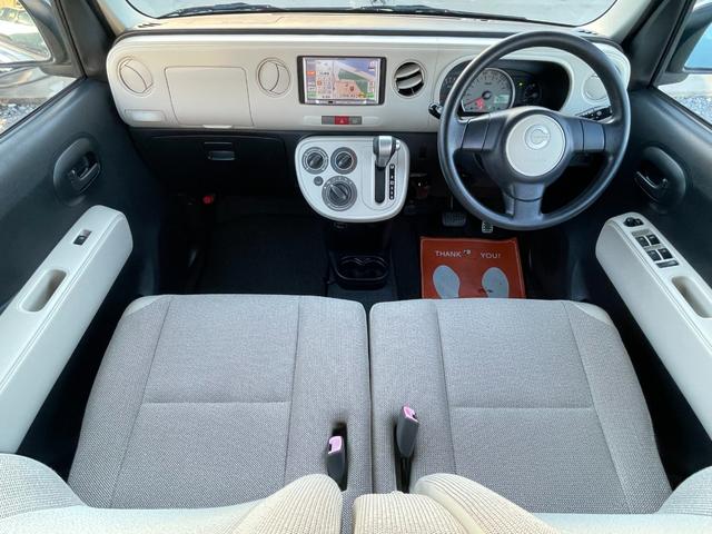 ミラココア ココアＸスペシャル　保証付　修復歴無　車検２年付　禁煙車　コンピュータ診断済　ナビ　ＴＶ　ＣＤ　ＤＶＤ　ＥＴＣ　キーレス　ベンチシート　フルフラット　ＡＣ　ＰＷ　電格ミラー　盗難防止装置　衝突安全ボディ　エアバッグ（6枚目）