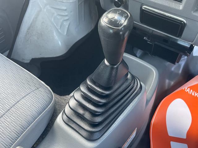 ＮＶ１００クリッパーバン ＤＸ　保証付　車検２年付　ラジオ　エアバッグ　パワステ　ＡＣ　ベンチシート　フルフラット（8枚目）