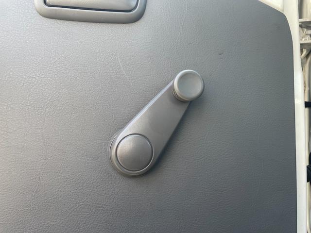 ＮＶ１００クリッパーバン ＤＸ　保証付　車検２年付　ラジオ　エアバッグ　パワステ　ＡＣ　ベンチシート　フルフラット（64枚目）