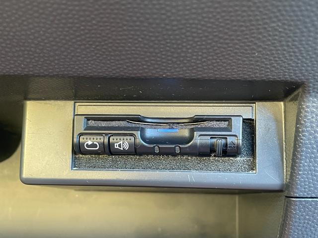 アルトラパン XL 保証付 修復歴無 車検2年付 禁煙車 コンピュータ診断済 ナビ CD DVD TV Bluetooth ETC シートヒーター プッシュスタート スマートキー 純正アルミ アイドリングストップ(11枚目)