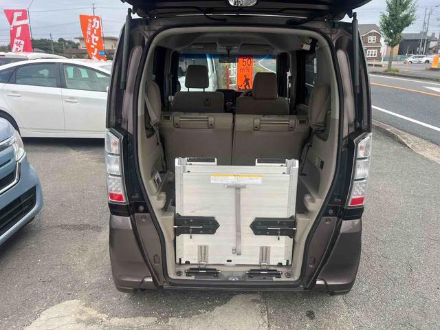 Ｎ－ＢＯＸ＋ Ｇ・Ｌパッケージ　福祉車輌　車いす　両側スライド・片側電動　ナビ　ＴＶ　オートライト　スマートキー　アイドリングストップ　　ベンチシート　ＣＶＴ　盗難防止システム　ＡＢＳ　ＥＳＣ　ＣＤ　ＤＶＤ再生　アルミホイール（18枚目）